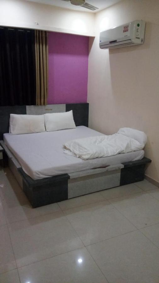 Hotel Swell Ahmedabad Bagian luar foto