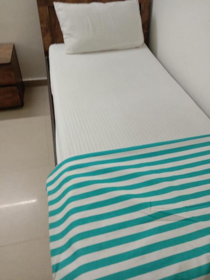 Hotel Swell Ahmedabad Bagian luar foto